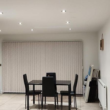 44 Beyers Close Manchester Exterior photo